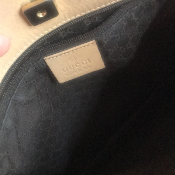 Authentic Gucci leather bag. Beige with gold hardware. - Picture 10 of 17